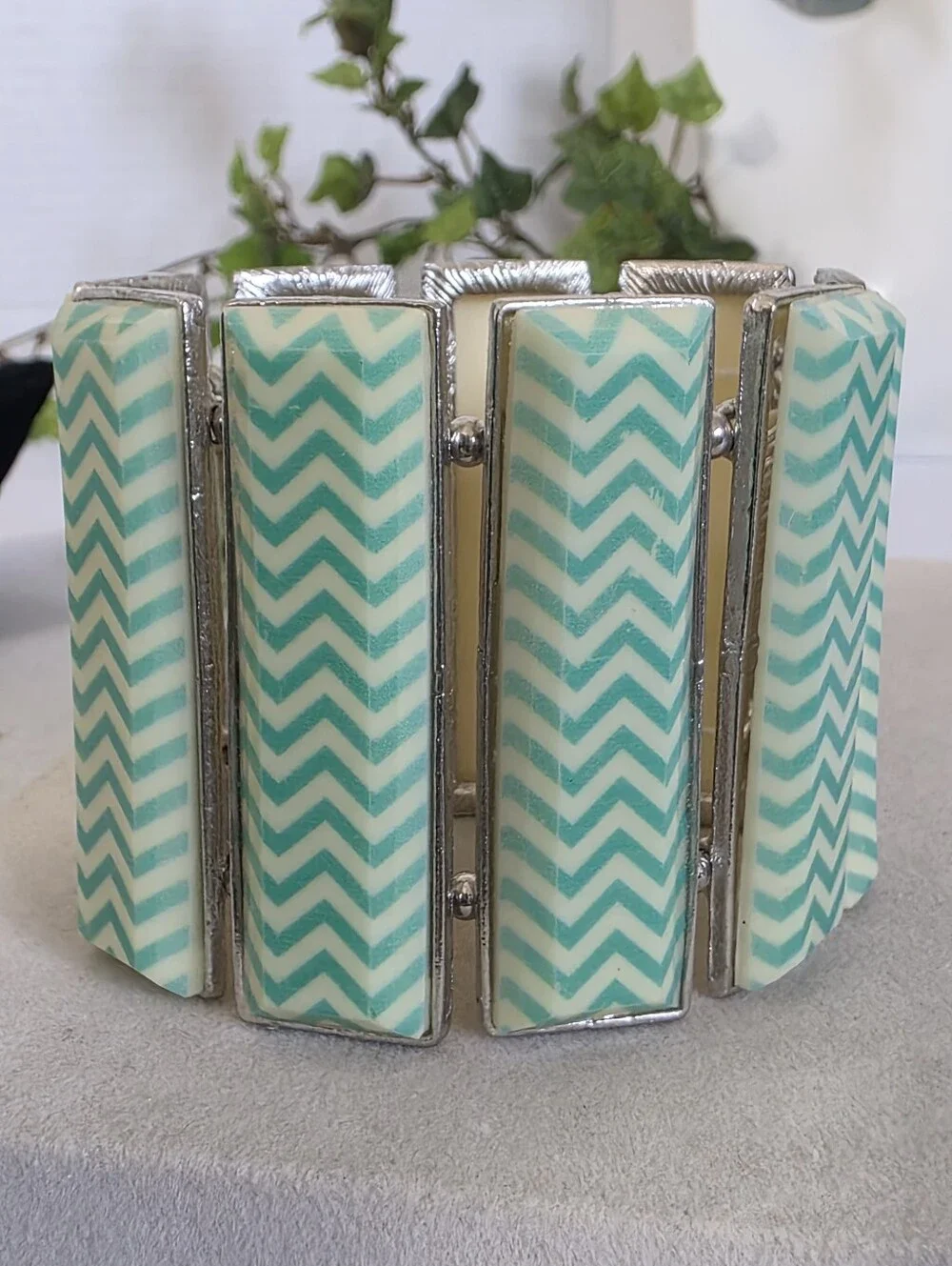 Chic Mint Green Chevron Silver Tone Stretch Statement Cuff Bracelet